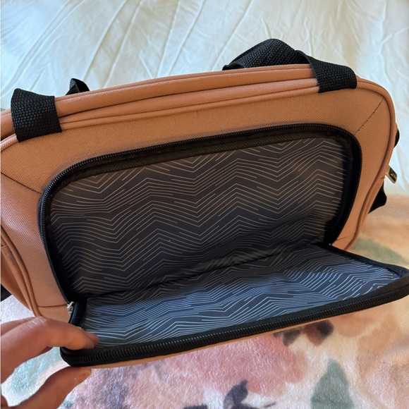 Travelers Club carry on Overnight Weekend duffle bag with toiletry bag - Picture 7 of 13